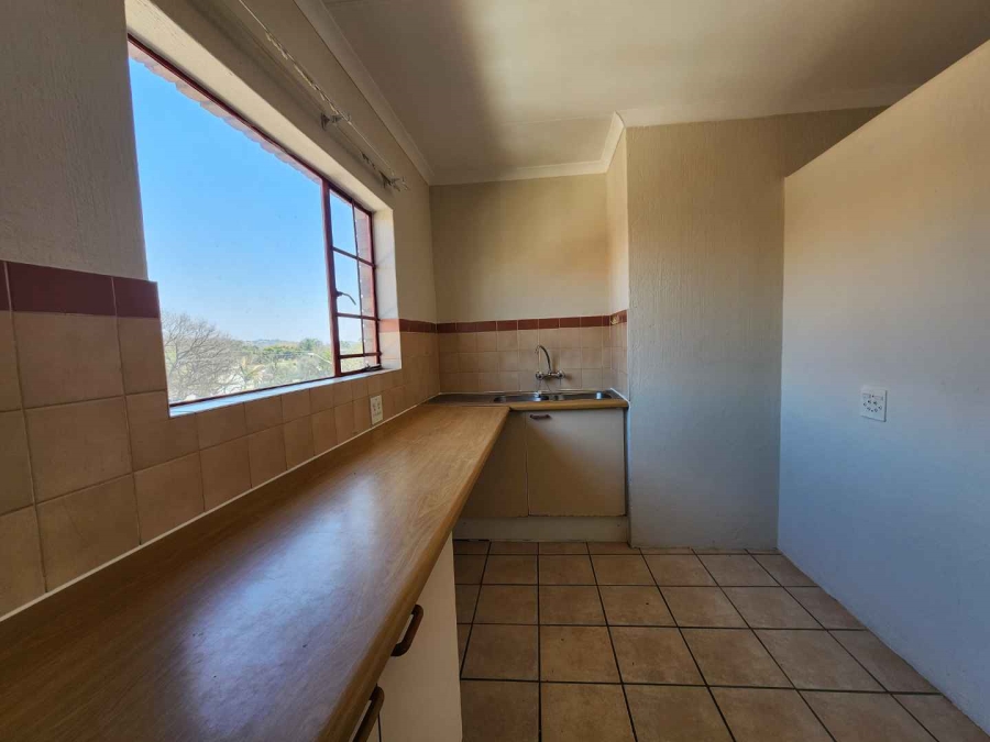 To Let 3 Bedroom Property for Rent in Moregloed Gauteng