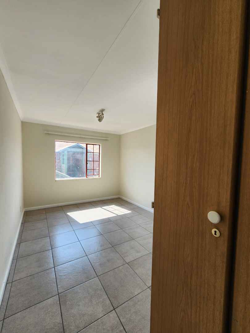 To Let 3 Bedroom Property for Rent in Moregloed Gauteng