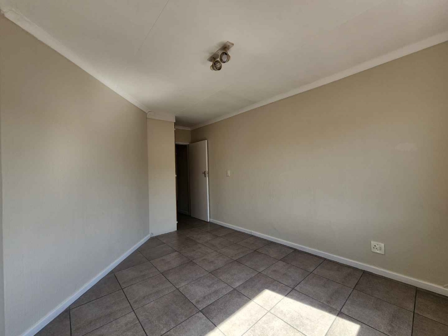 To Let 3 Bedroom Property for Rent in Moregloed Gauteng