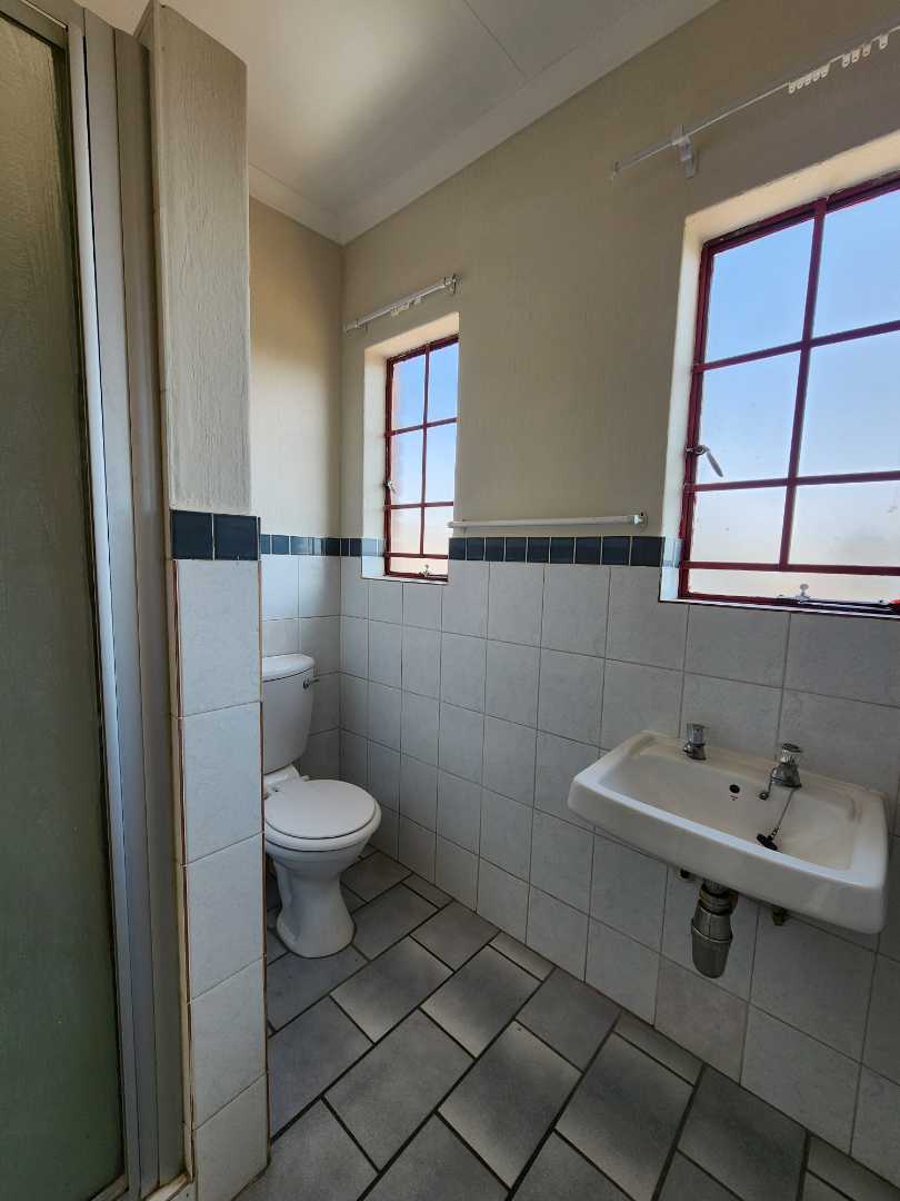 To Let 3 Bedroom Property for Rent in Moregloed Gauteng