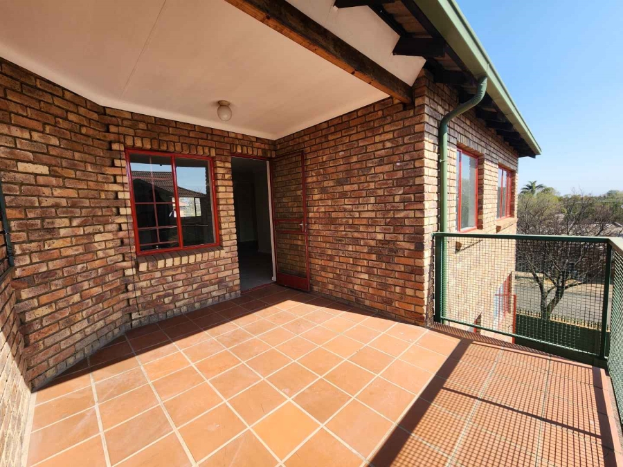 To Let 3 Bedroom Property for Rent in Moregloed Gauteng