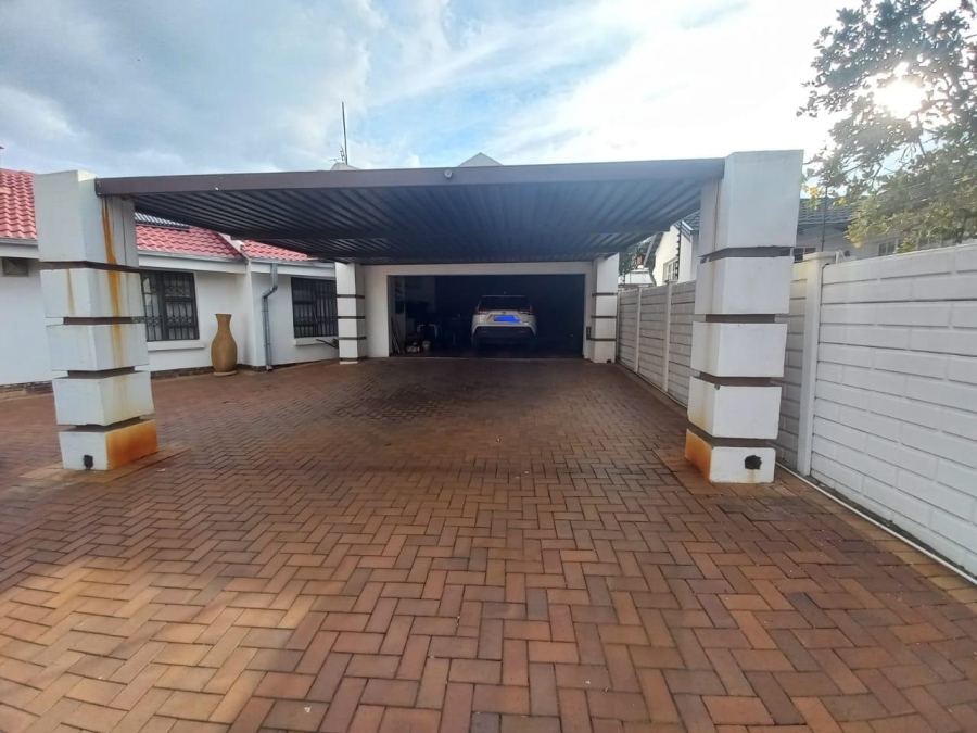 4 Bedroom Property for Sale in Sunward Park Gauteng