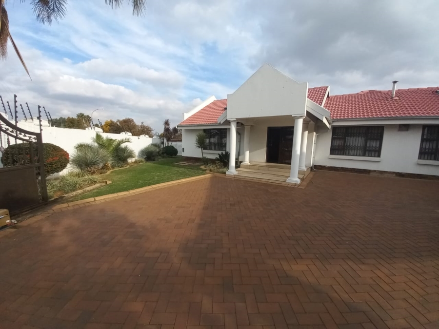 4 Bedroom Property for Sale in Sunward Park Gauteng