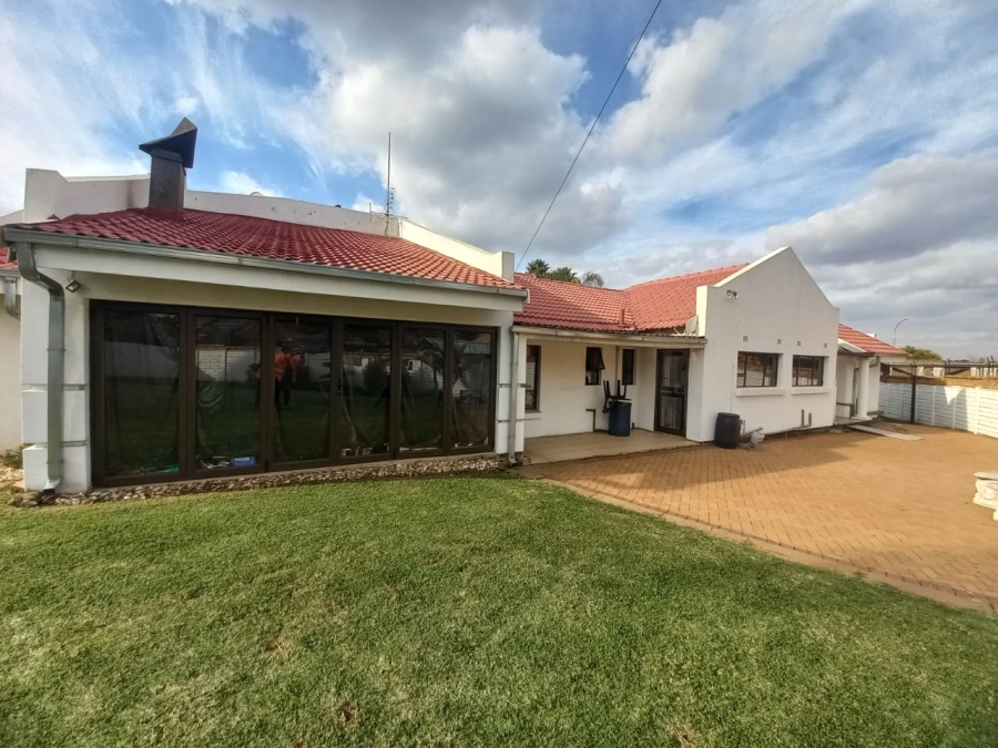 4 Bedroom Property for Sale in Sunward Park Gauteng