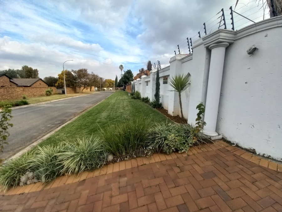 4 Bedroom Property for Sale in Sunward Park Gauteng