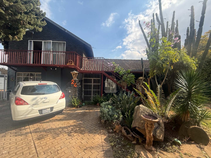 4 Bedroom Property for Sale in Witpoortjie Gauteng
