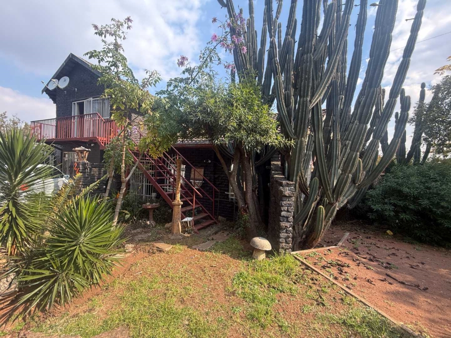 4 Bedroom Property for Sale in Witpoortjie Gauteng