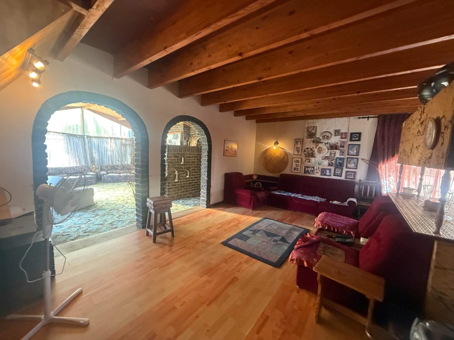 4 Bedroom Property for Sale in Witpoortjie Gauteng