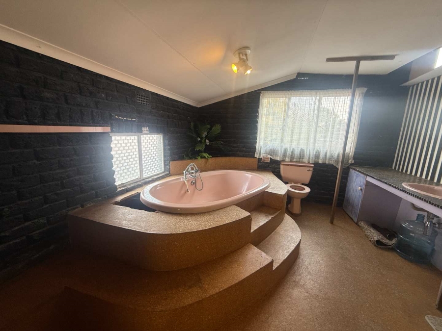 4 Bedroom Property for Sale in Witpoortjie Gauteng