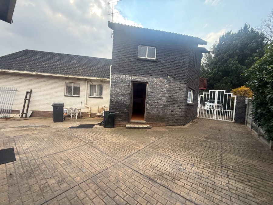 4 Bedroom Property for Sale in Witpoortjie Gauteng