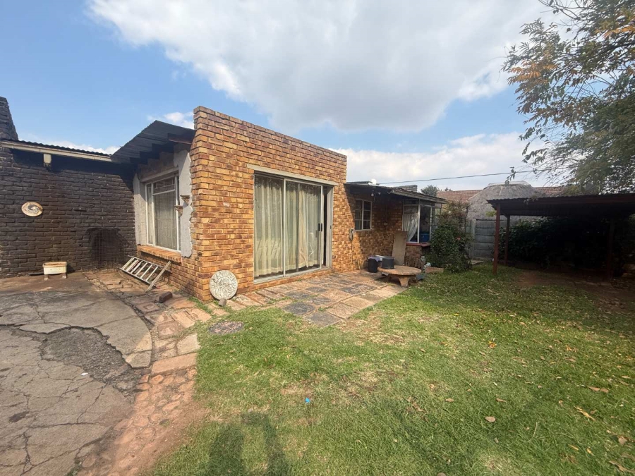 4 Bedroom Property for Sale in Witpoortjie Gauteng