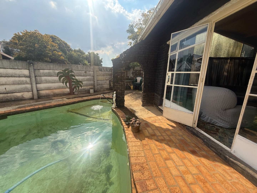 4 Bedroom Property for Sale in Witpoortjie Gauteng