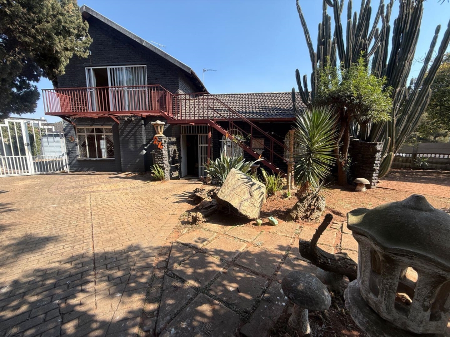4 Bedroom Property for Sale in Witpoortjie Gauteng
