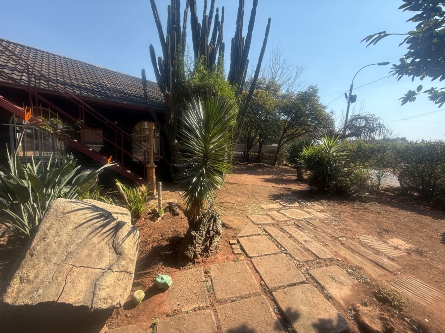 4 Bedroom Property for Sale in Witpoortjie Gauteng