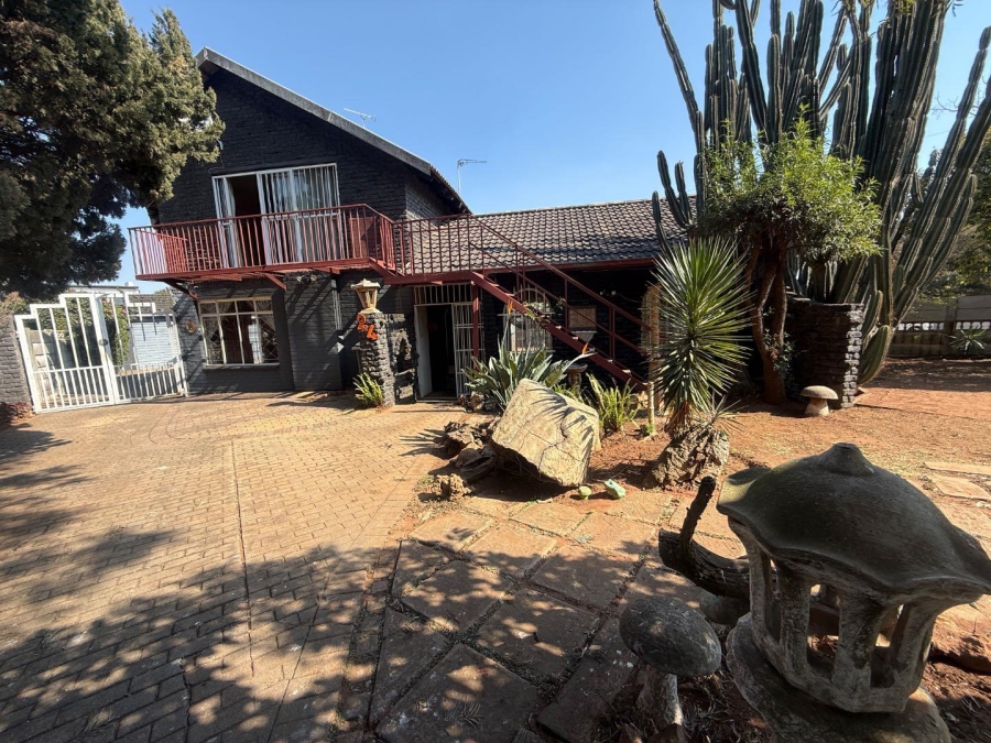4 Bedroom Property for Sale in Witpoortjie Gauteng