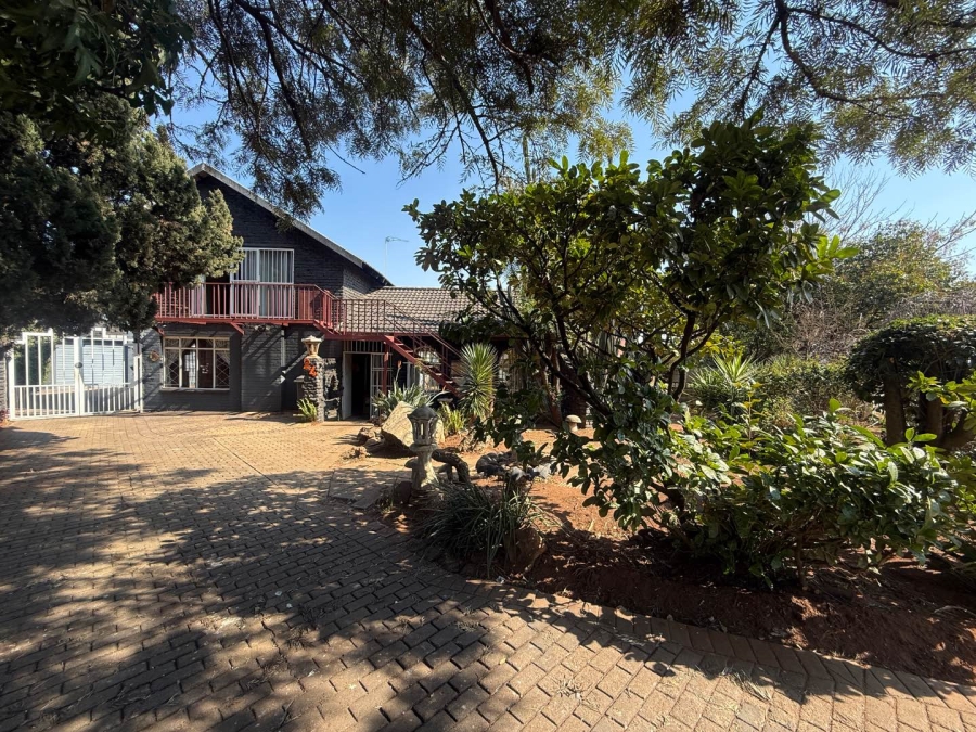 4 Bedroom Property for Sale in Witpoortjie Gauteng