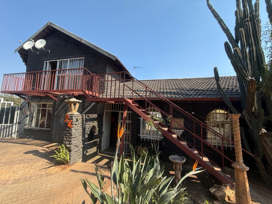 4 Bedroom Property for Sale in Witpoortjie Gauteng