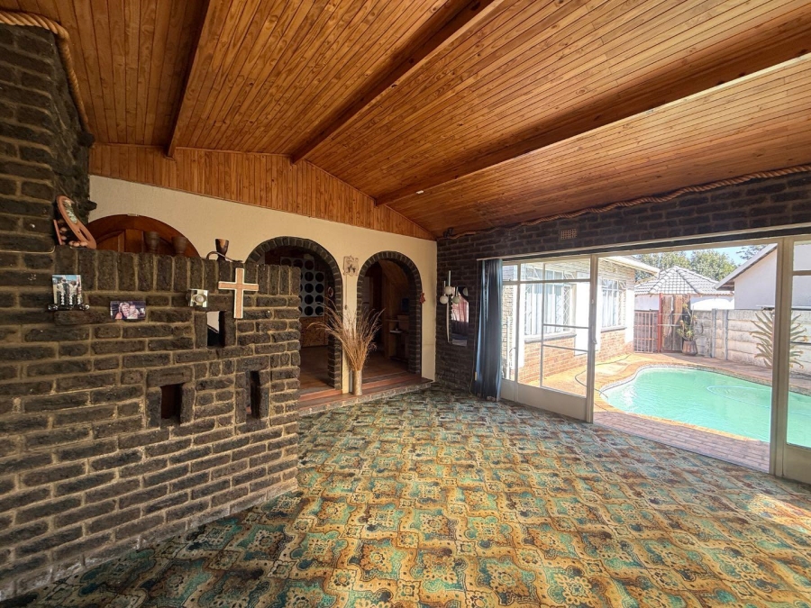 4 Bedroom Property for Sale in Witpoortjie Gauteng