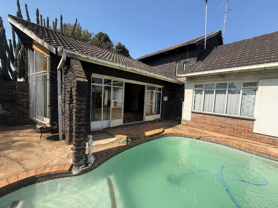 4 Bedroom Property for Sale in Witpoortjie Gauteng
