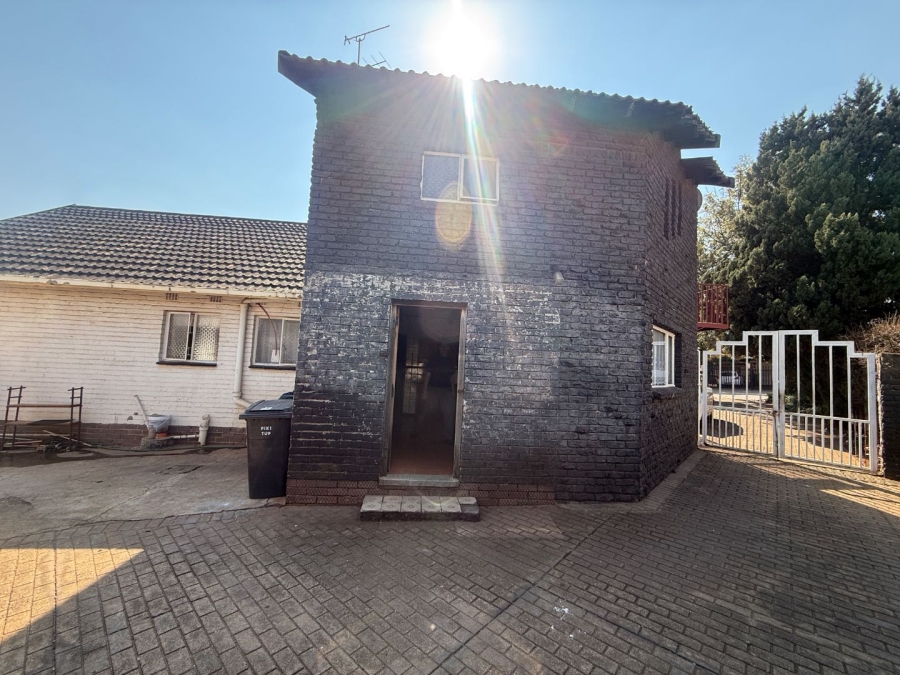 4 Bedroom Property for Sale in Witpoortjie Gauteng