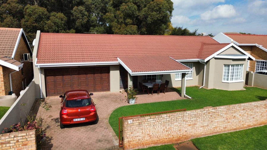 3 Bedroom Property for Sale in Bergbron Gauteng