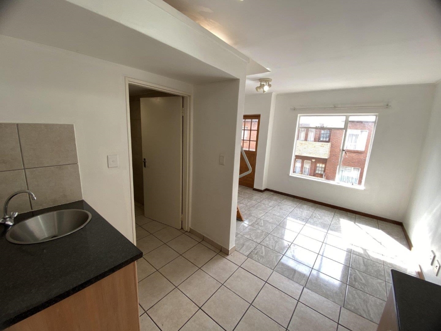 To Let 1 Bedroom Property for Rent in Braamfontein Werf Gauteng