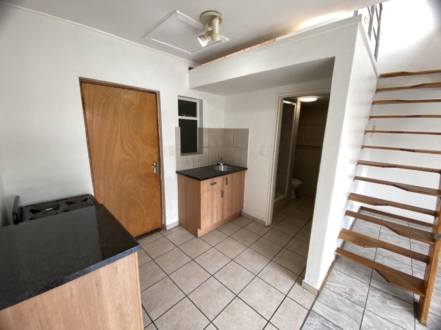 To Let 1 Bedroom Property for Rent in Braamfontein Werf Gauteng