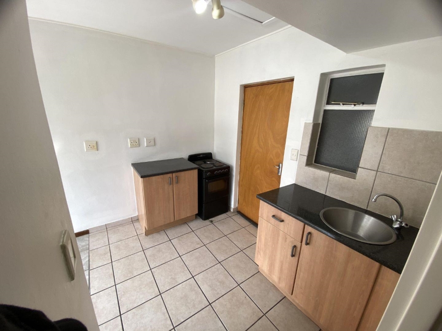 To Let 1 Bedroom Property for Rent in Braamfontein Werf Gauteng