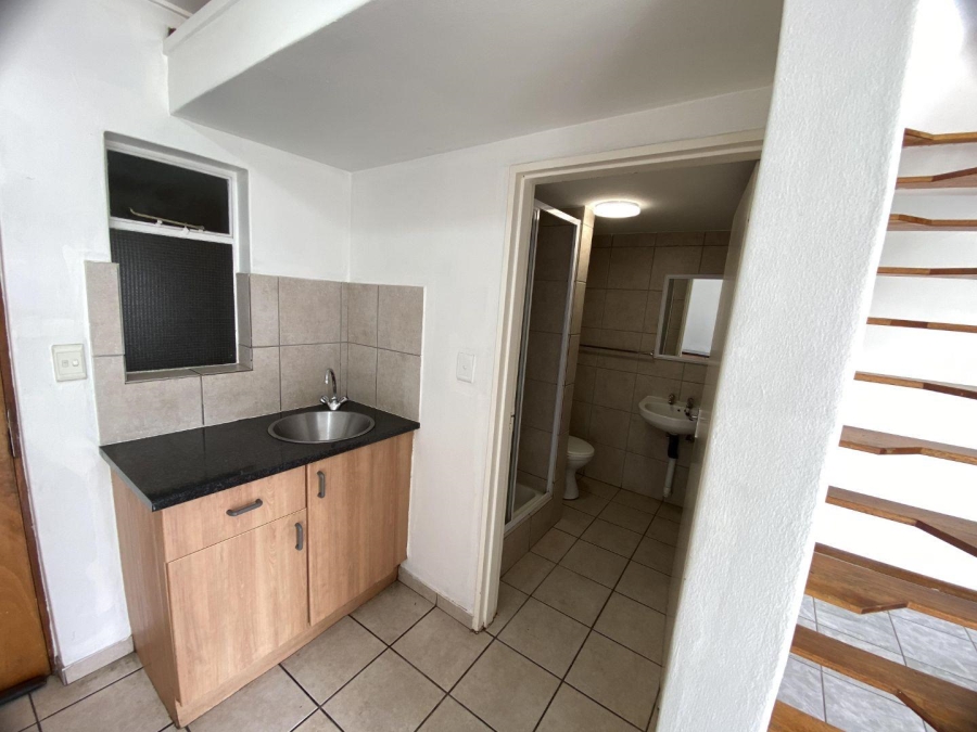 To Let 1 Bedroom Property for Rent in Braamfontein Werf Gauteng