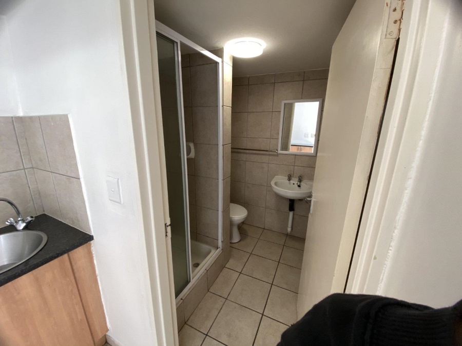 To Let 1 Bedroom Property for Rent in Braamfontein Werf Gauteng