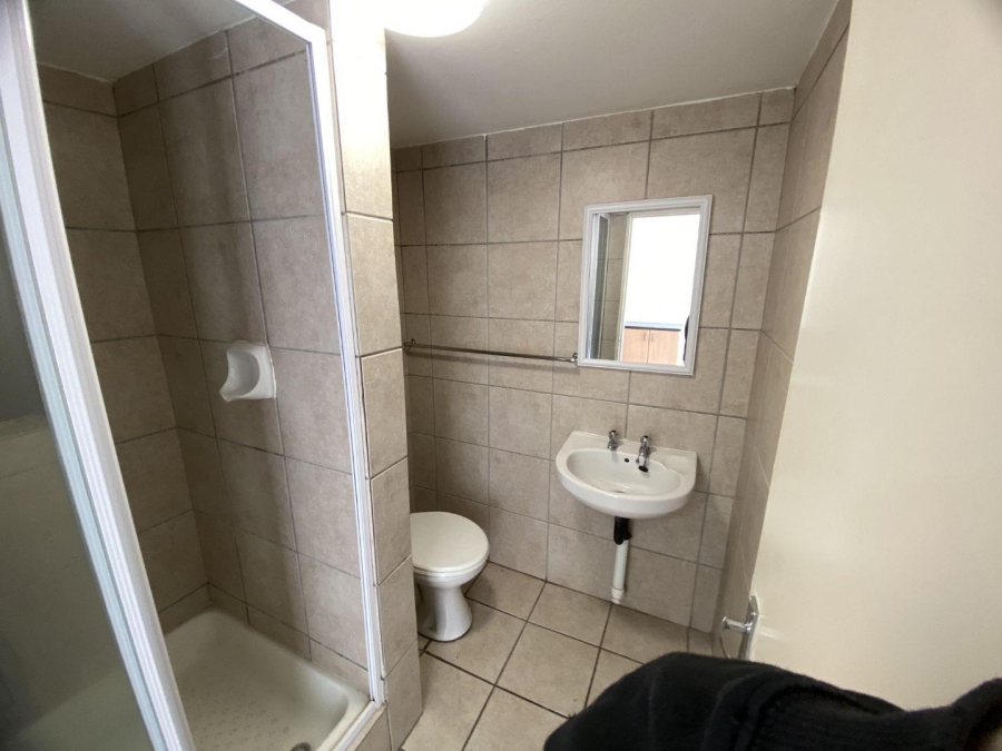To Let 1 Bedroom Property for Rent in Braamfontein Werf Gauteng