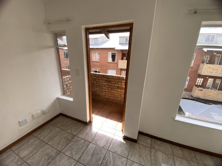 To Let 1 Bedroom Property for Rent in Braamfontein Werf Gauteng