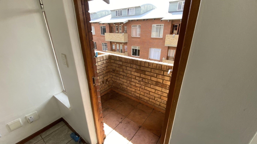 To Let 1 Bedroom Property for Rent in Braamfontein Werf Gauteng