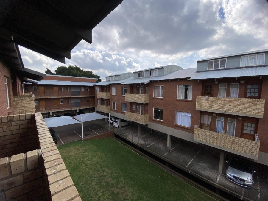 To Let 1 Bedroom Property for Rent in Braamfontein Werf Gauteng