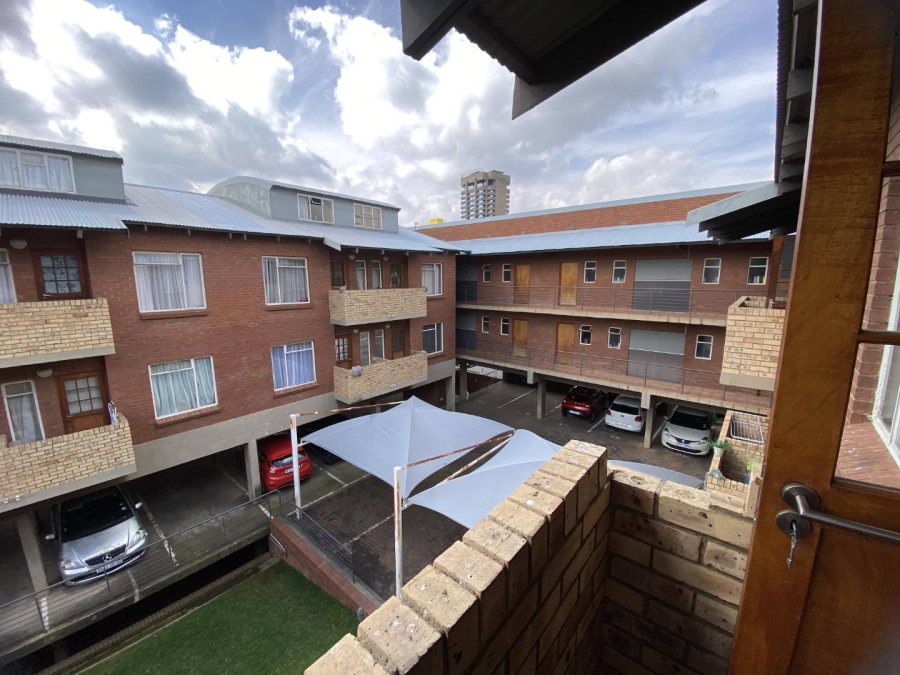 To Let 1 Bedroom Property for Rent in Braamfontein Werf Gauteng