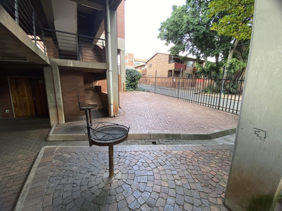 To Let 1 Bedroom Property for Rent in Braamfontein Werf Gauteng