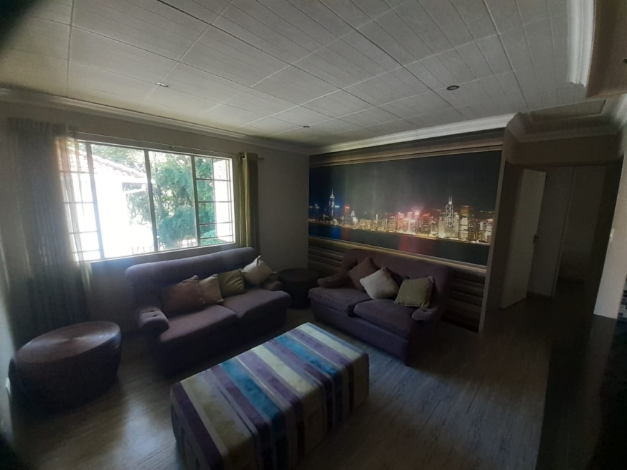 2 Bedroom Property for Sale in Groenkloof Gauteng