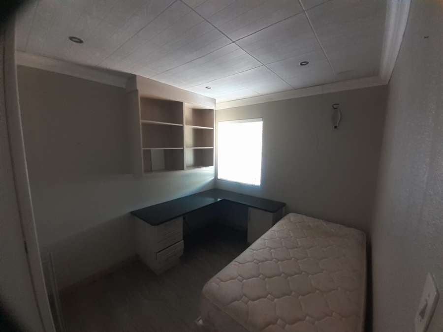 2 Bedroom Property for Sale in Groenkloof Gauteng