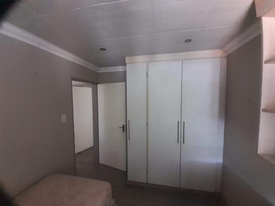 2 Bedroom Property for Sale in Groenkloof Gauteng