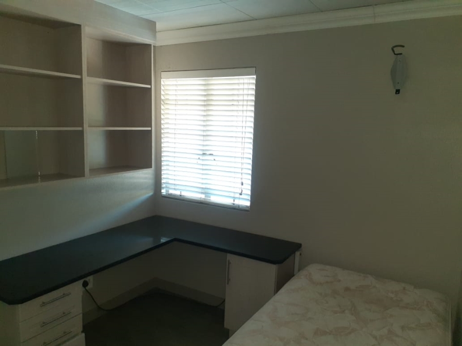 2 Bedroom Property for Sale in Groenkloof Gauteng