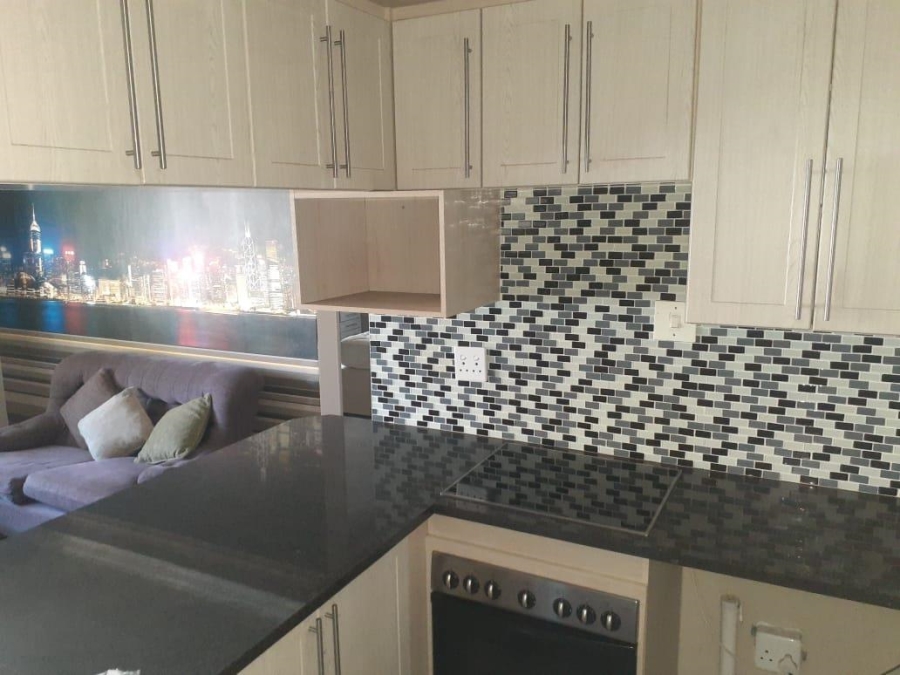 2 Bedroom Property for Sale in Groenkloof Gauteng
