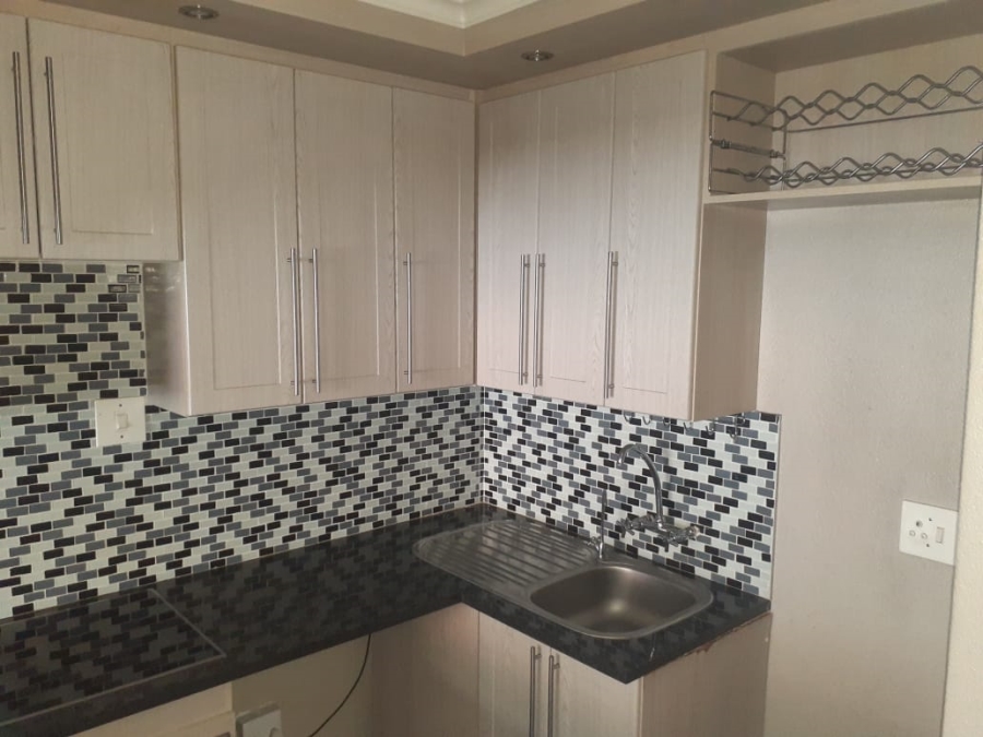 2 Bedroom Property for Sale in Groenkloof Gauteng