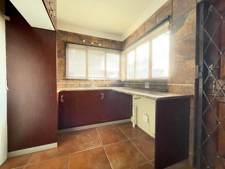 3 Bedroom Property for Sale in Rooihuiskraal North Gauteng