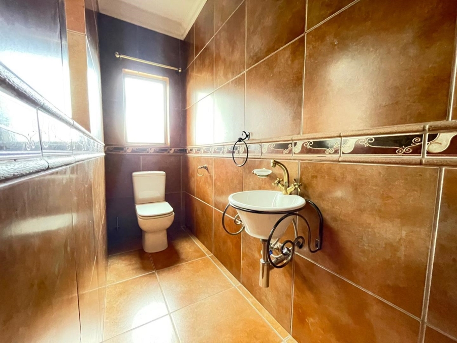 3 Bedroom Property for Sale in Rooihuiskraal North Gauteng
