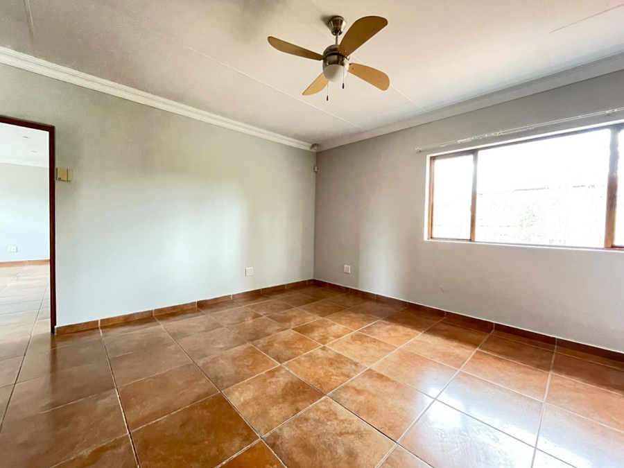 3 Bedroom Property for Sale in Rooihuiskraal North Gauteng