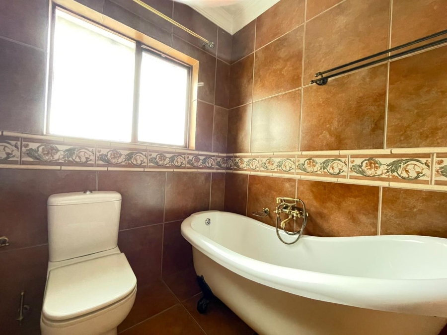 3 Bedroom Property for Sale in Rooihuiskraal North Gauteng