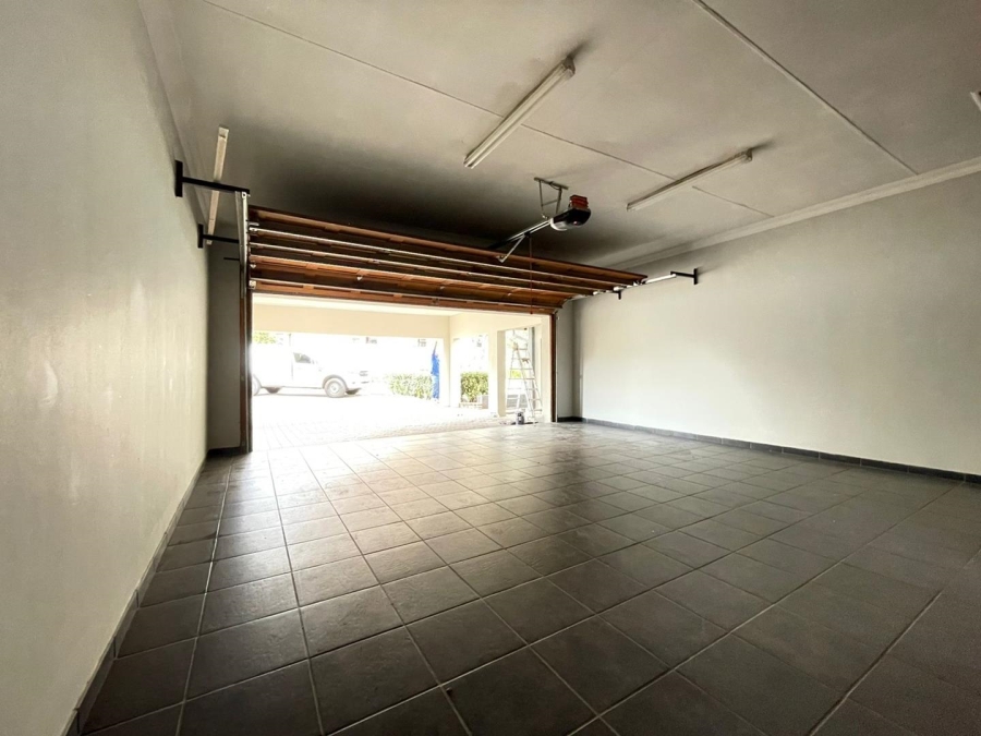 3 Bedroom Property for Sale in Rooihuiskraal North Gauteng