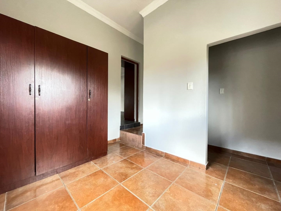 3 Bedroom Property for Sale in Rooihuiskraal North Gauteng