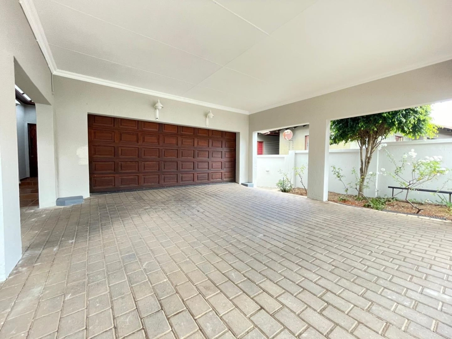 3 Bedroom Property for Sale in Rooihuiskraal North Gauteng