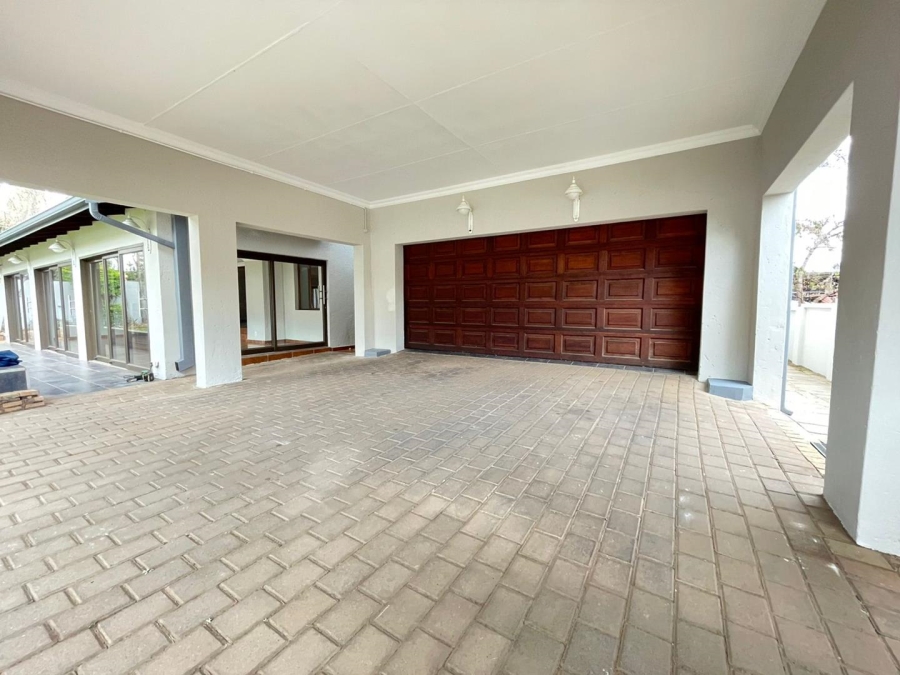 3 Bedroom Property for Sale in Rooihuiskraal North Gauteng